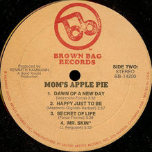 Load image into Gallery viewer, Mom's Apple Pie | Mom's Apple Pie